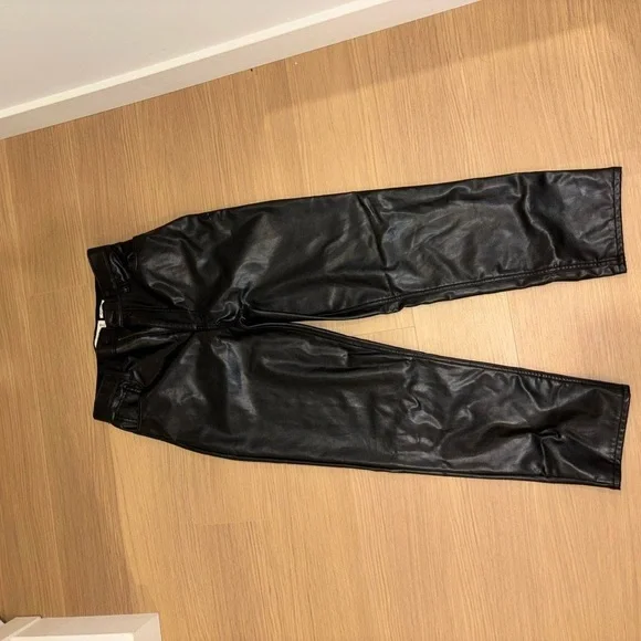 Abercrombie faux leather pants - curve love. Size 6. - Picture 4 of 4